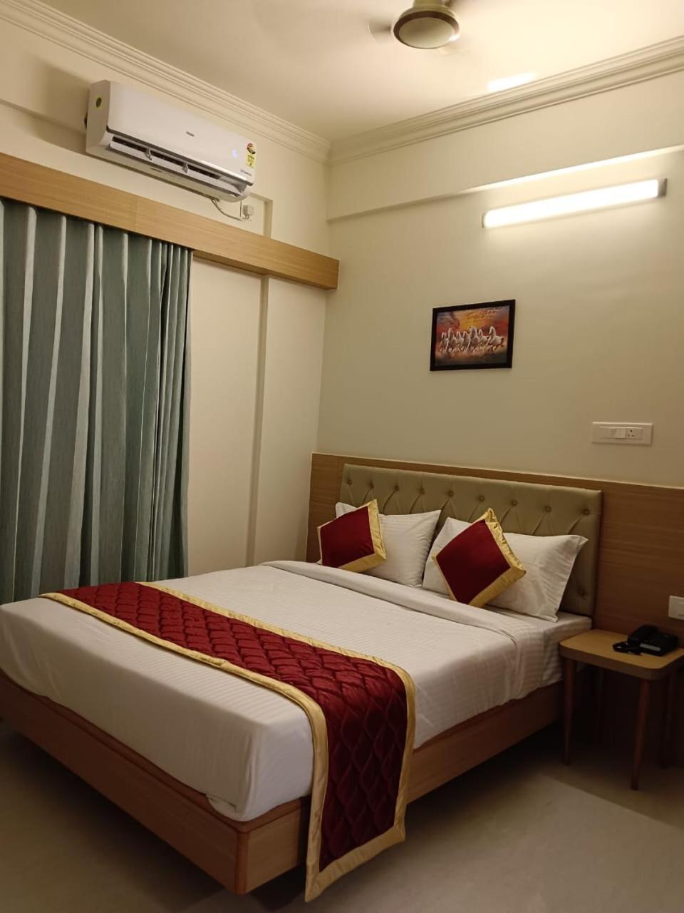 Krishna Inn Бенґалуру Екстер'єр фото