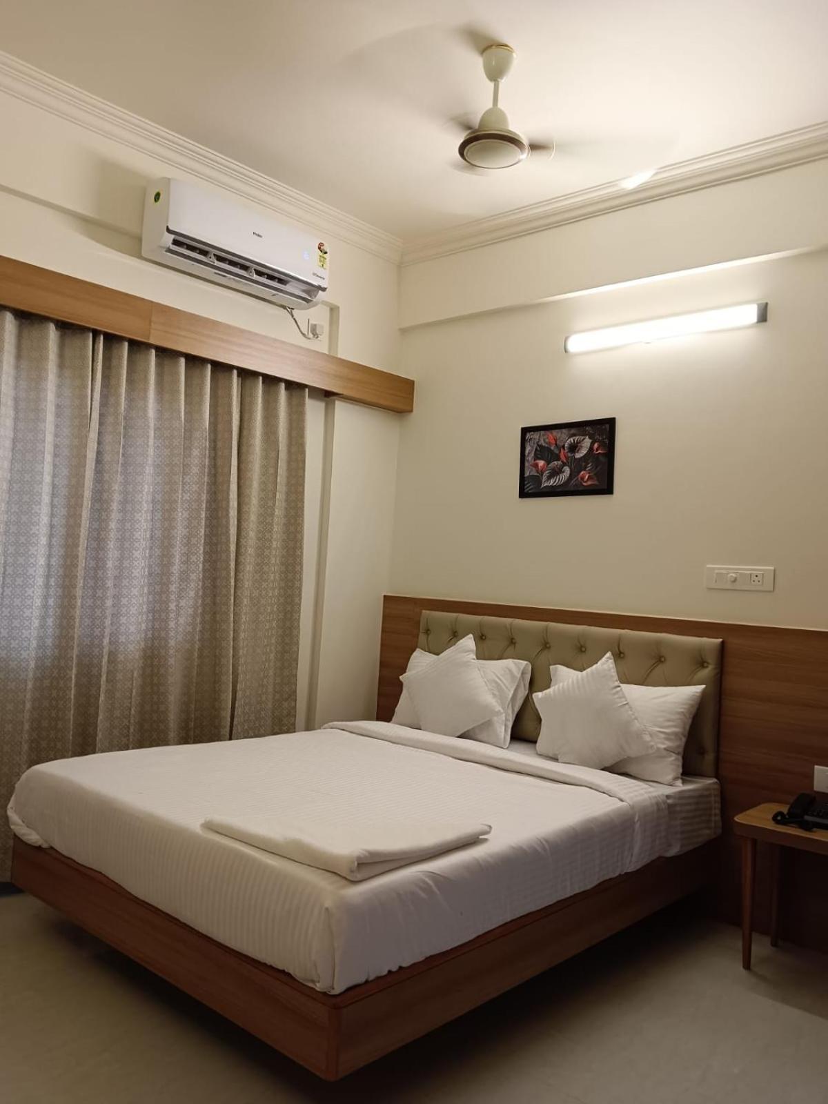 Krishna Inn Бенґалуру Екстер'єр фото